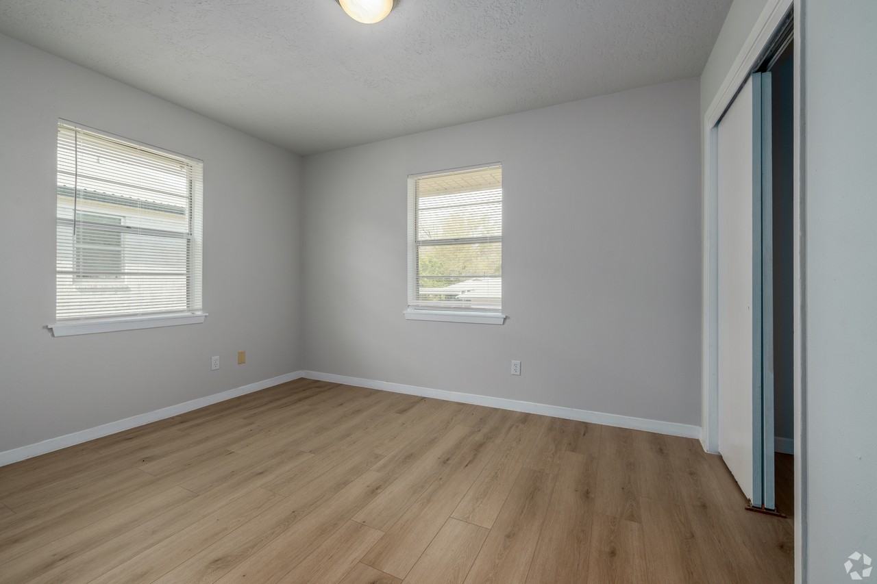 100 Lamar Street - Photo 5 of 7