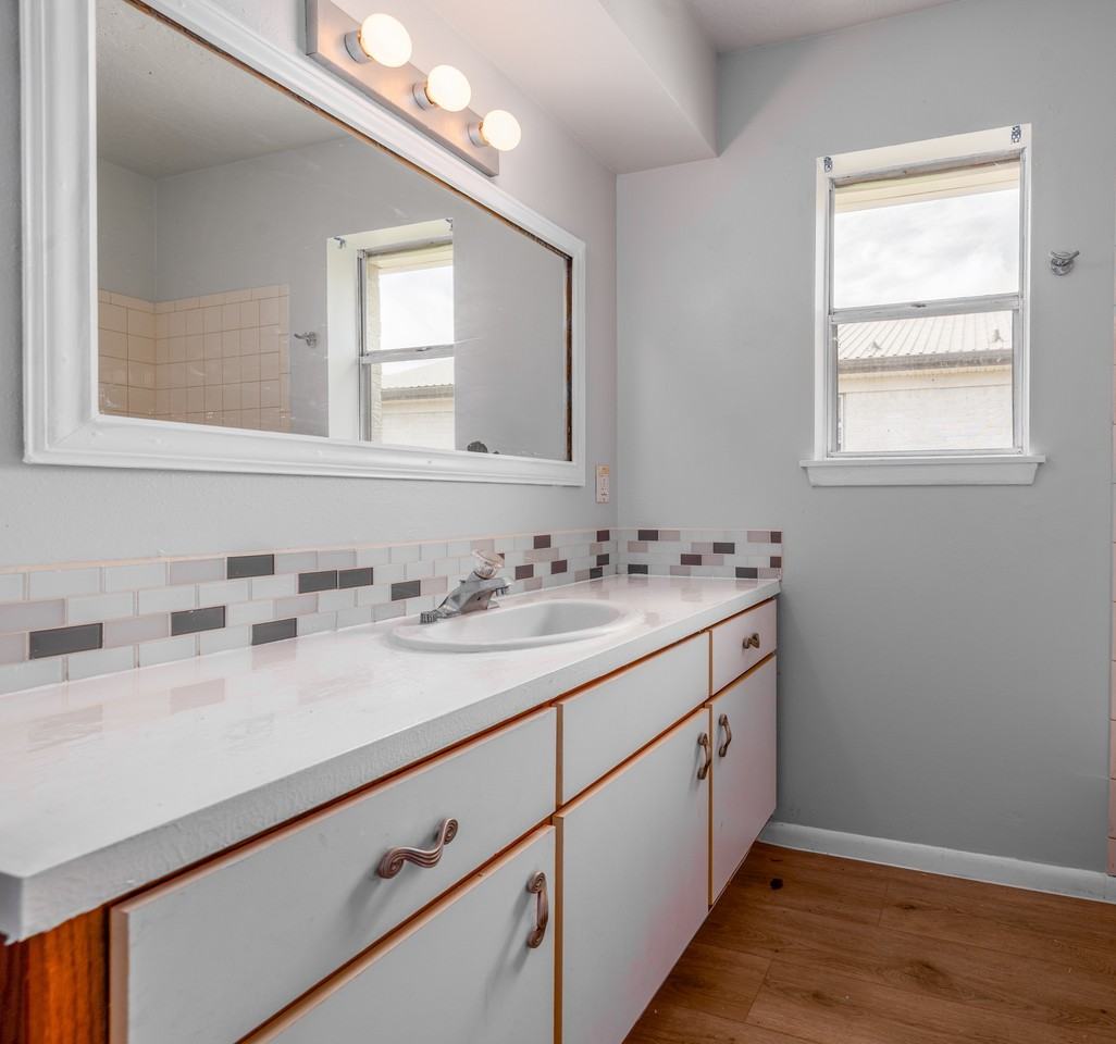 100 Lamar Street - Photo 6 of 7