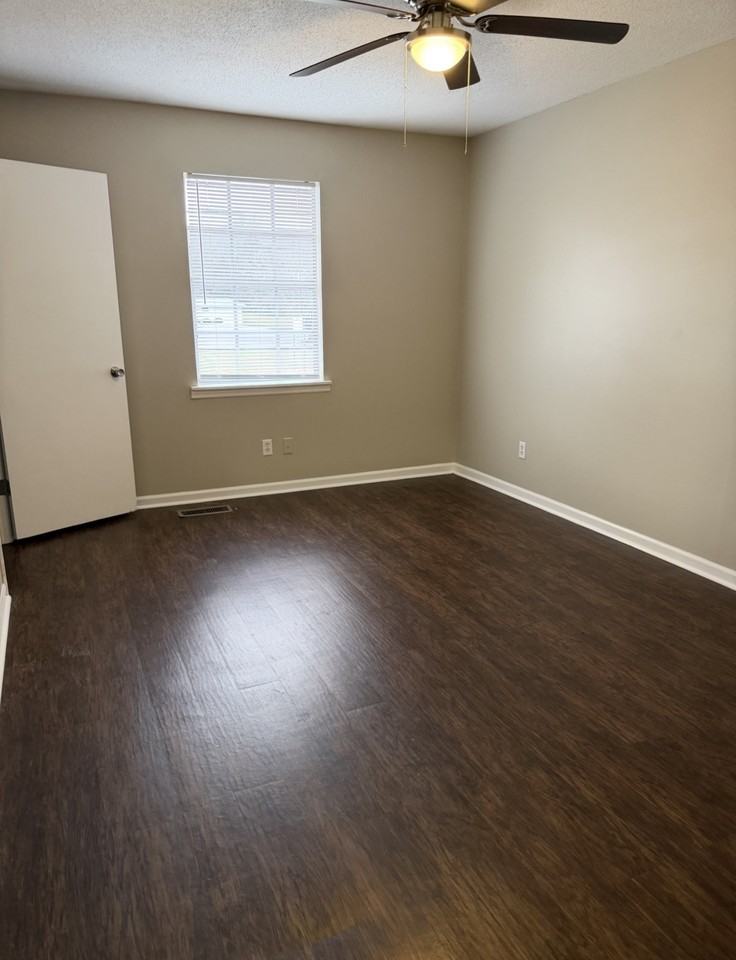 4005 Dalton Pike - Photo 3 of 8