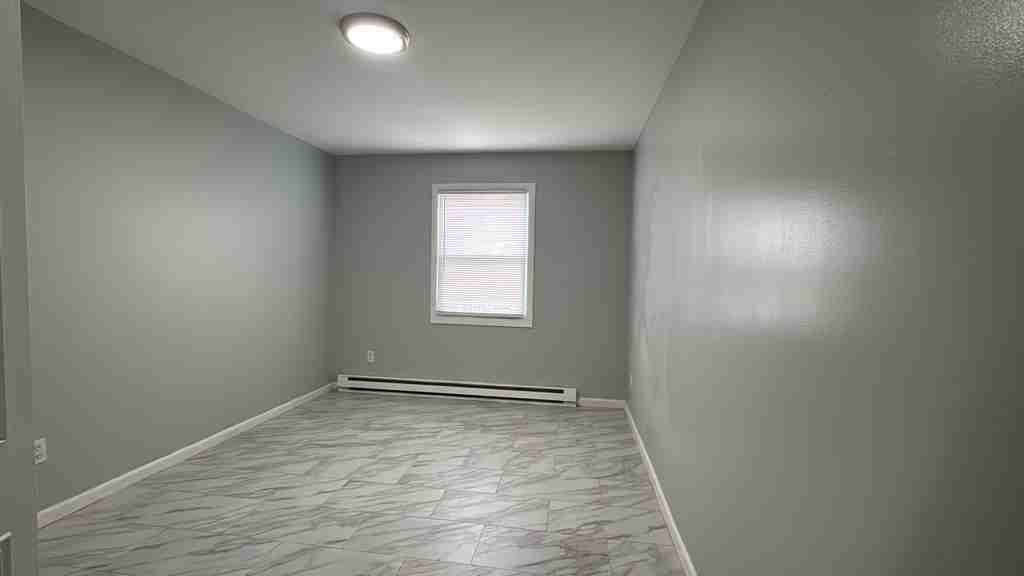 560 Main Street - Photo 5 of 30
