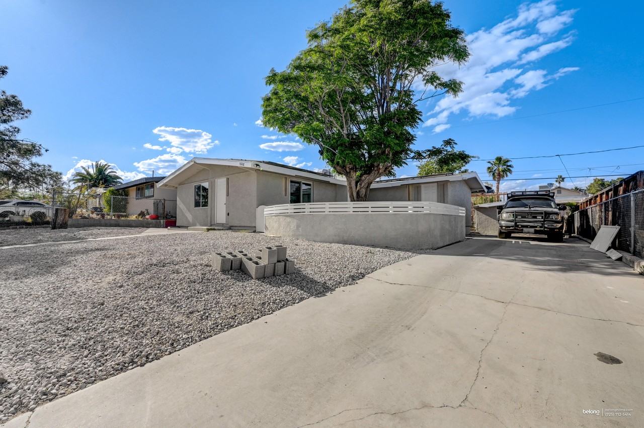 5326 Evergreen Ave - Photo 4 of 30