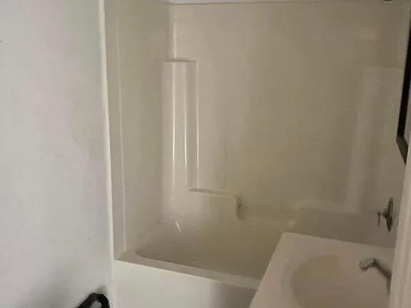 626 California Ave - Photo 7 of 8