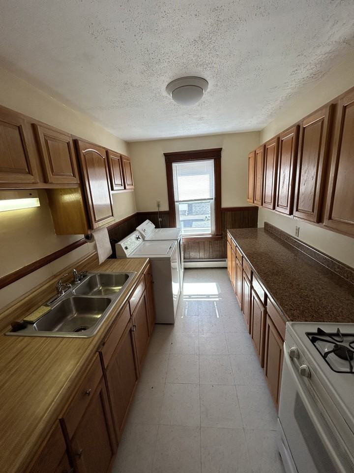 24 Joyce Street - Photo 6 of 8