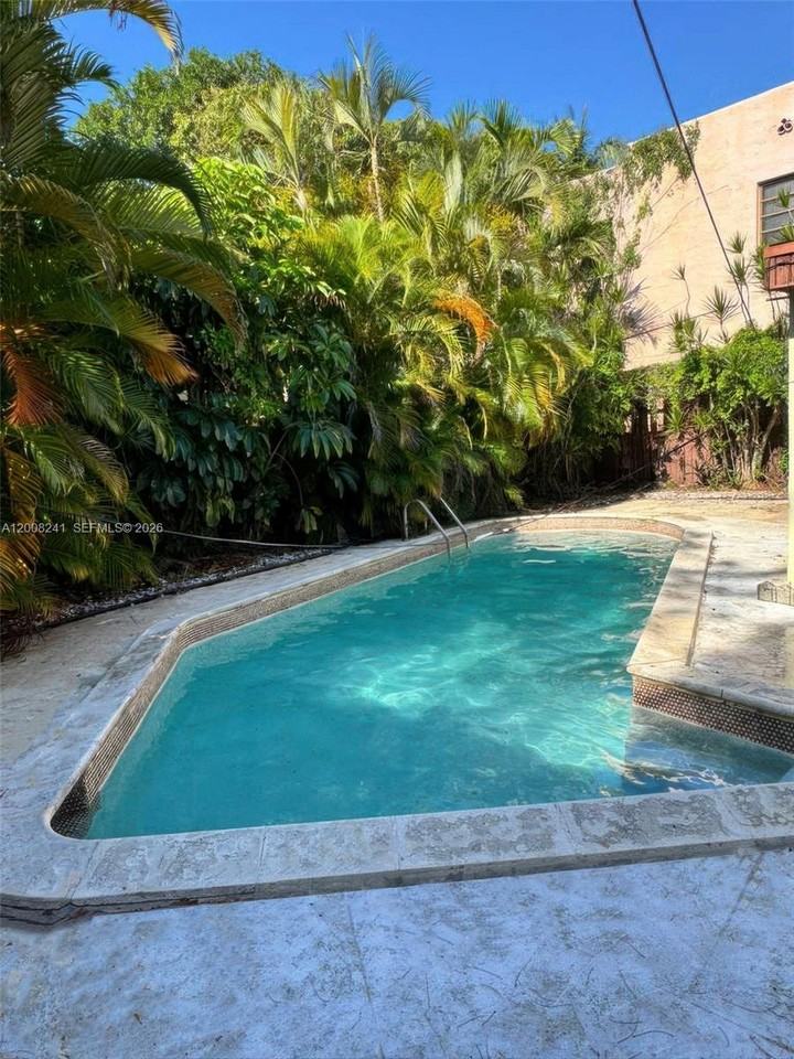 4582 Royal Palm Ave #NA - Photo 4 of 7