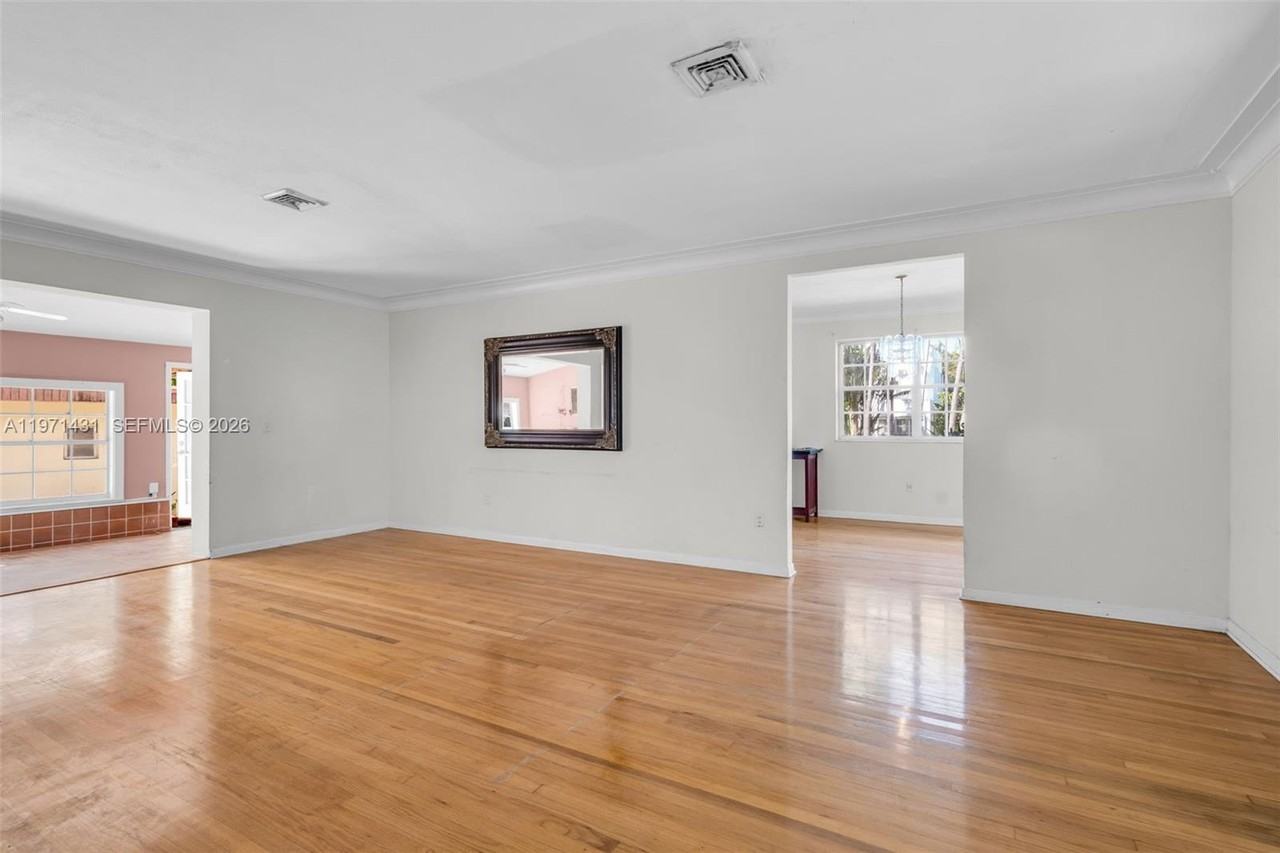 4582 Royal Palm Ave #NA - Photo 6 of 7