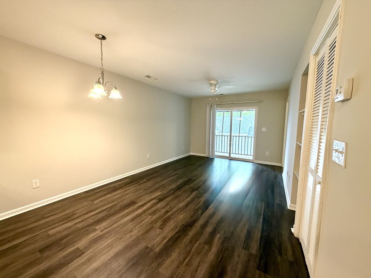 116 S Spruce St #B - Photo 3 of 12