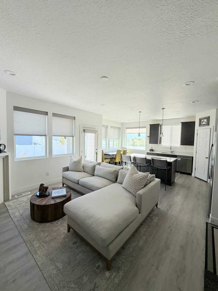 1008 E 1630 S #NA - Photo 2 of 19