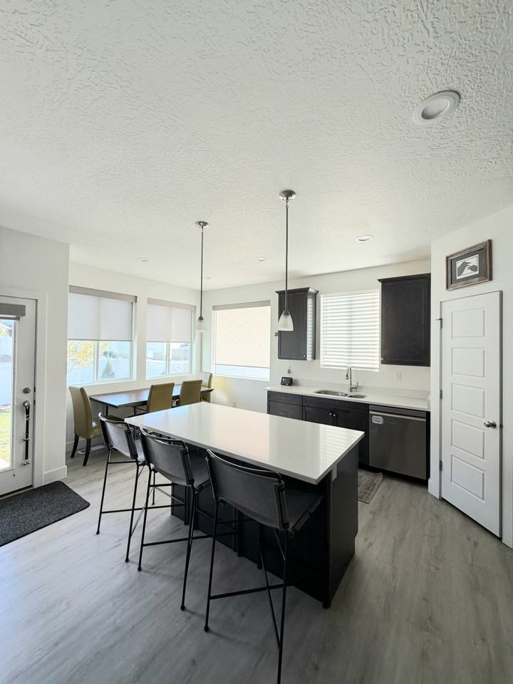 1008 E 1630 S #NA - Photo 4 of 19