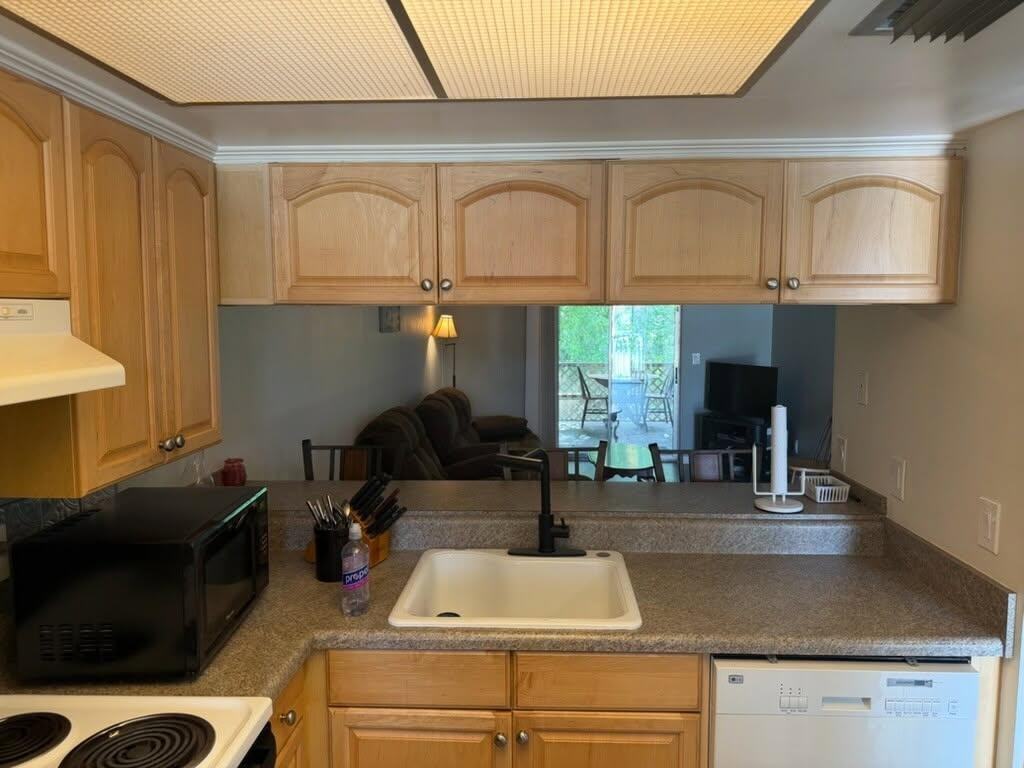 2999 Sir Hamilton Cir #9 - Photo 7 of 24