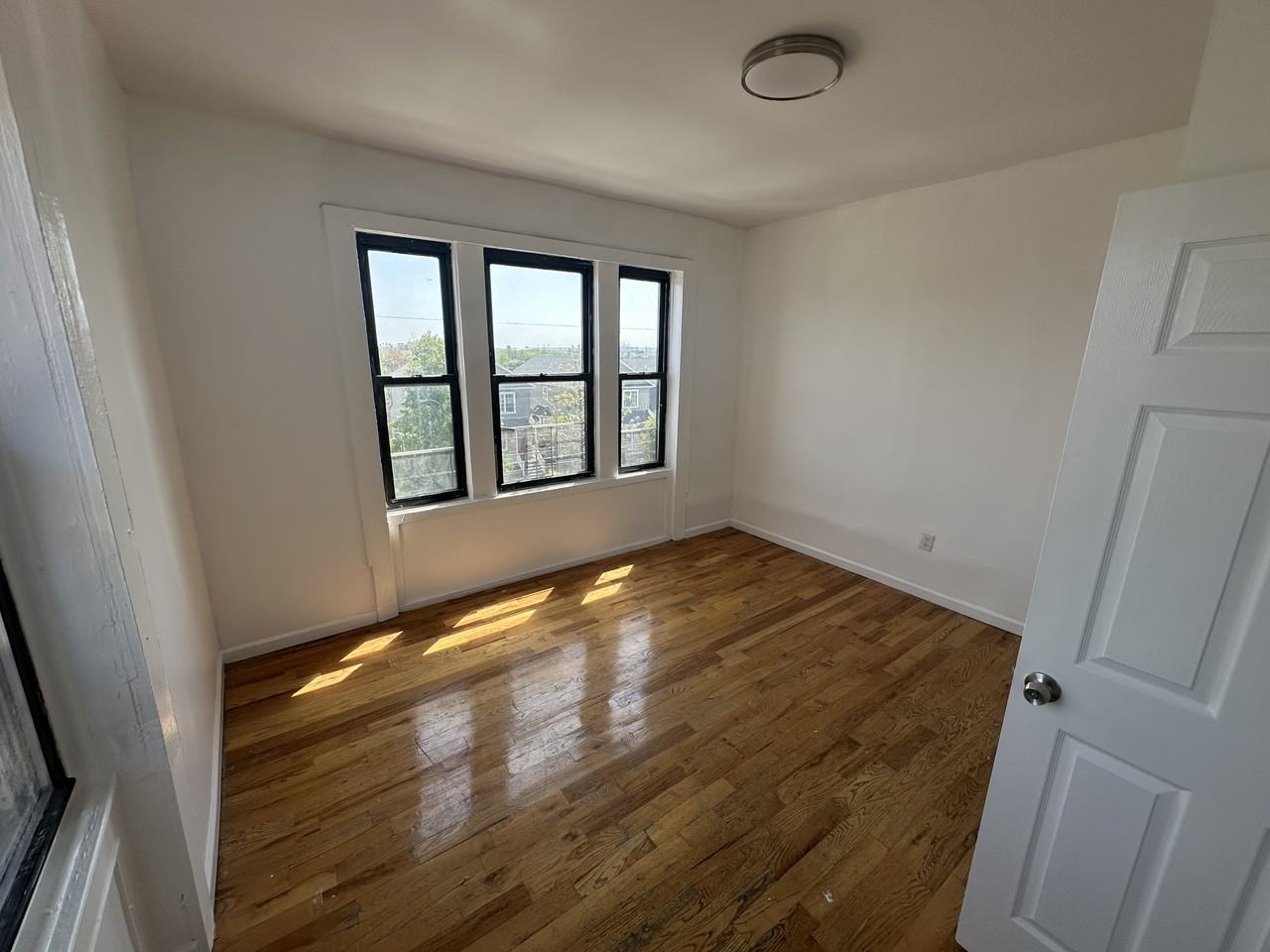 47 Milford Ave #16 - Photo 5 of 11