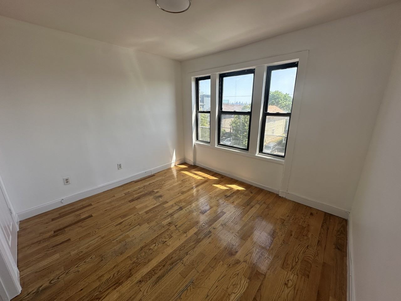 47 Milford Ave #16 - Photo 6 of 11