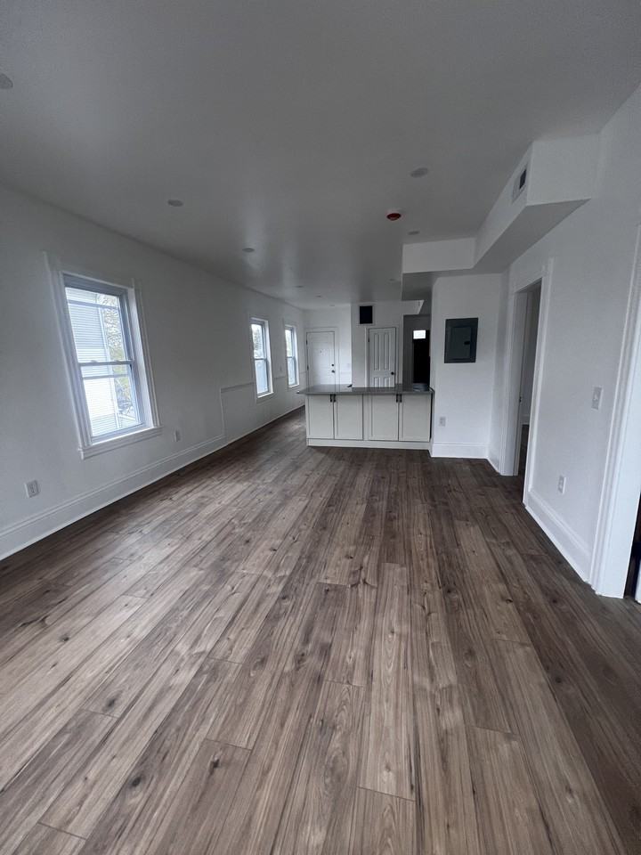 19 Reeves St #2 - Photo 4 of 14