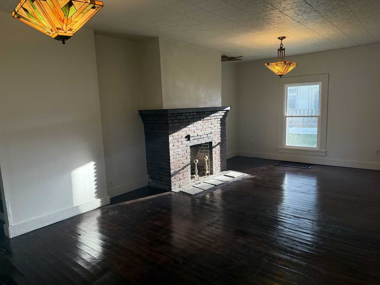 813 E Market St #NA - Photo 6 of 17
