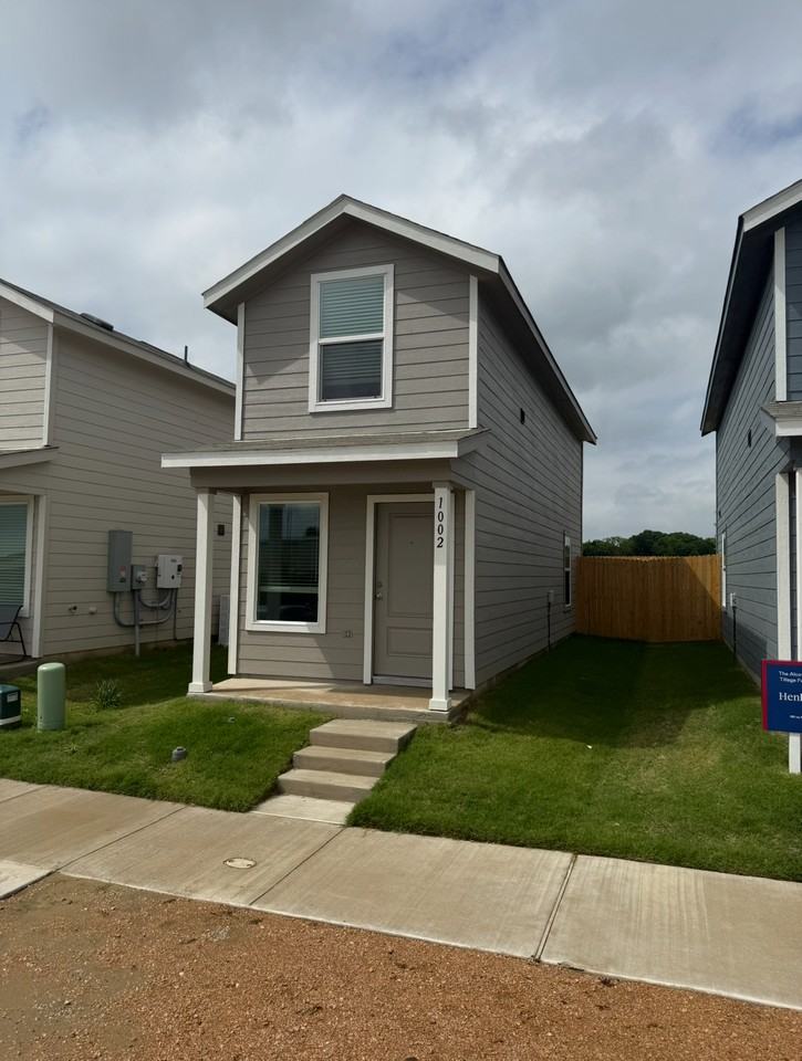 1002 Robin Hill Ln #NA - Photo 2 of 22