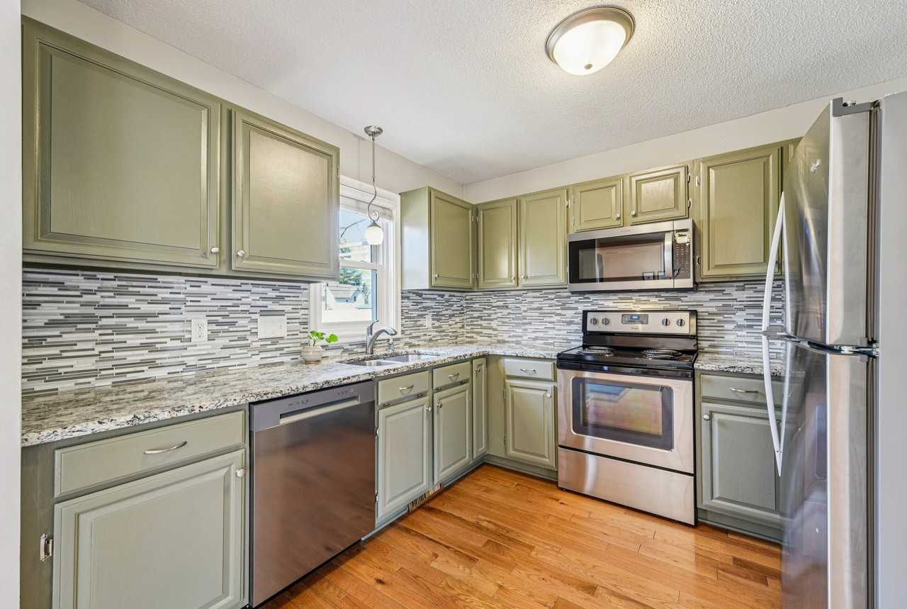 2646 Quincy St Ne #2646 - Photo 6 of 45