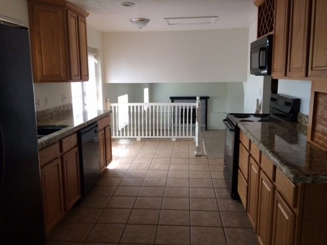 11072 Otis St - Photo 4 of 13