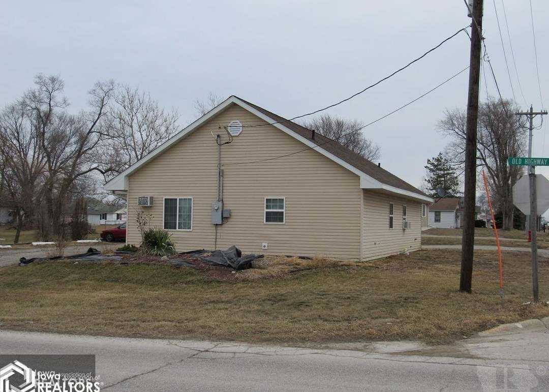 920 W Chestnut St #2 - Photo 3 of 12