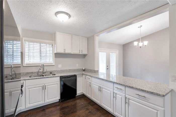 4061 Faron Ct - Photo 7 of 31