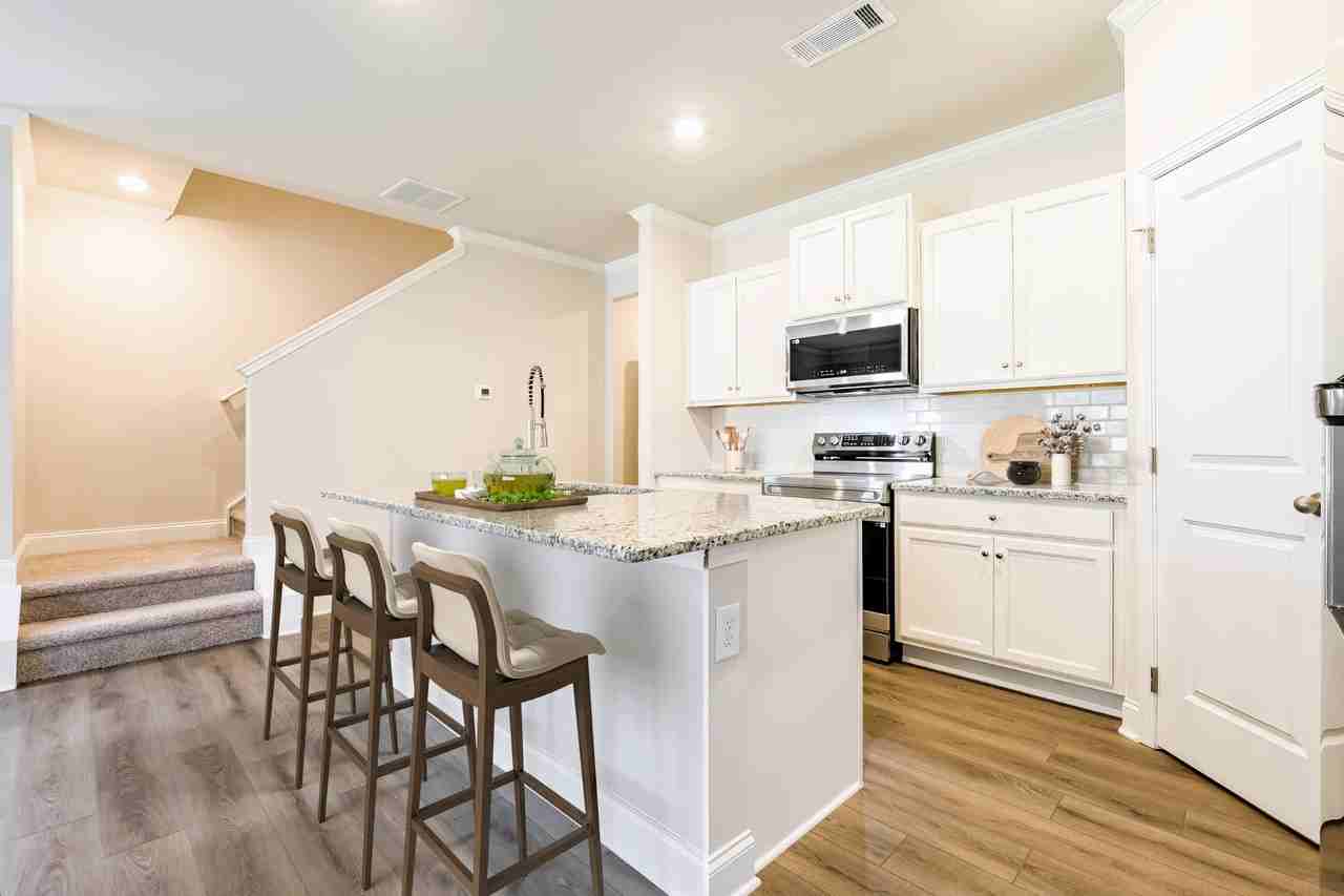 101 Basswood Ln - Photo 2 of 41