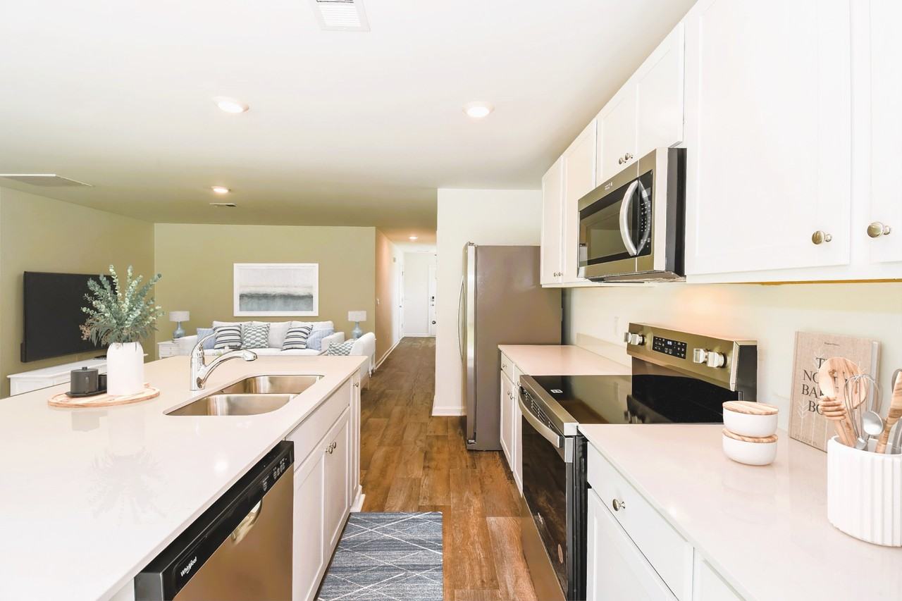 109 Striker Rd - Photo 2 of 49