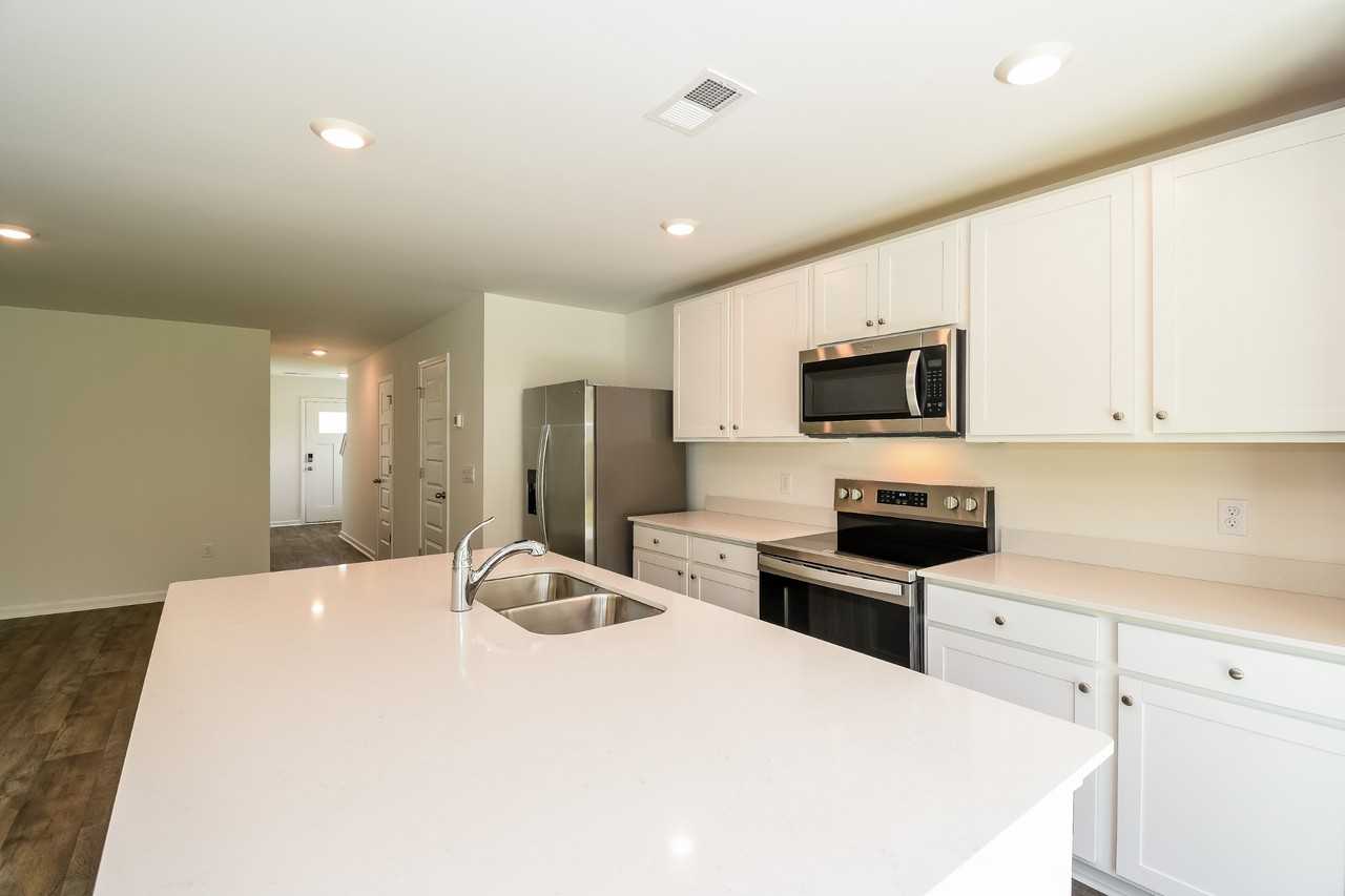 107 Striker Rd - Photo 2 of 49