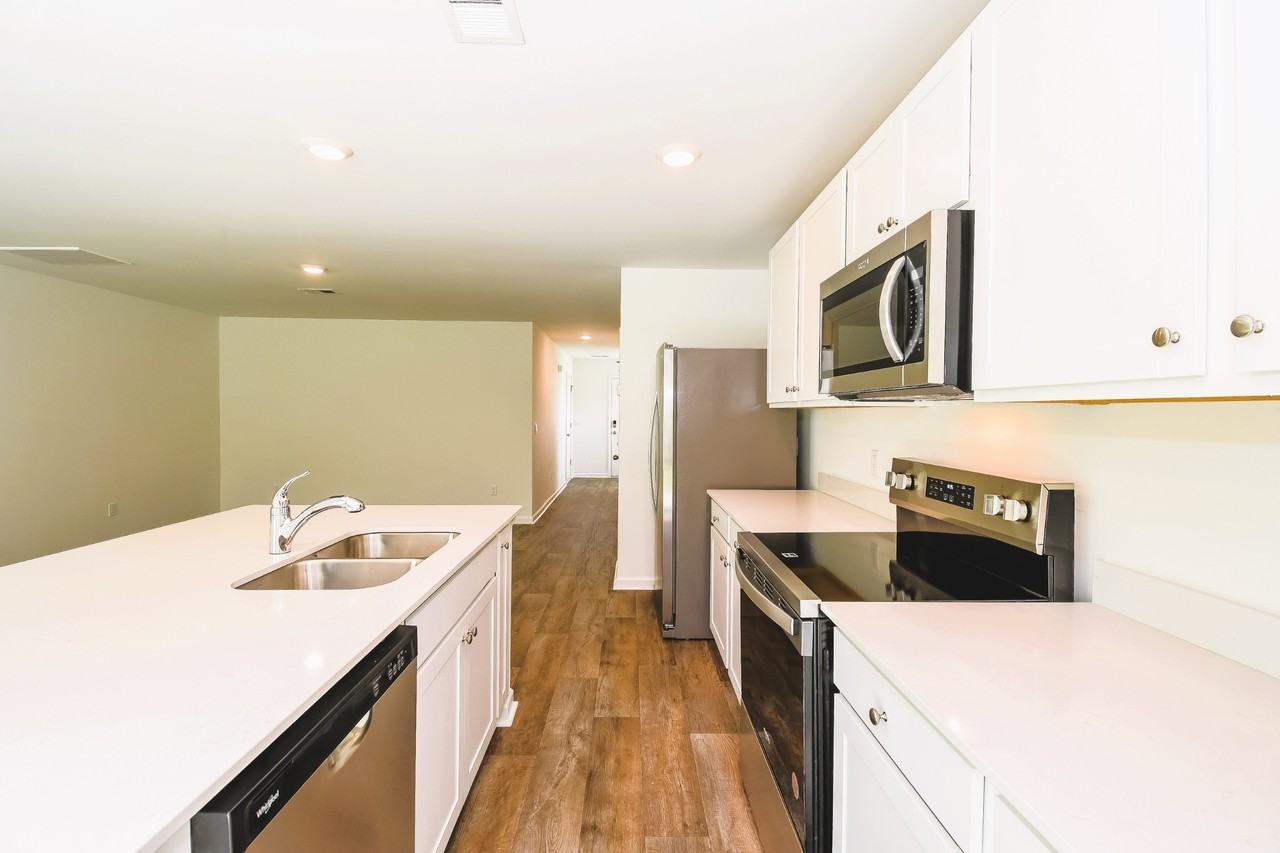 103 Striker Rd - Photo 2 of 49