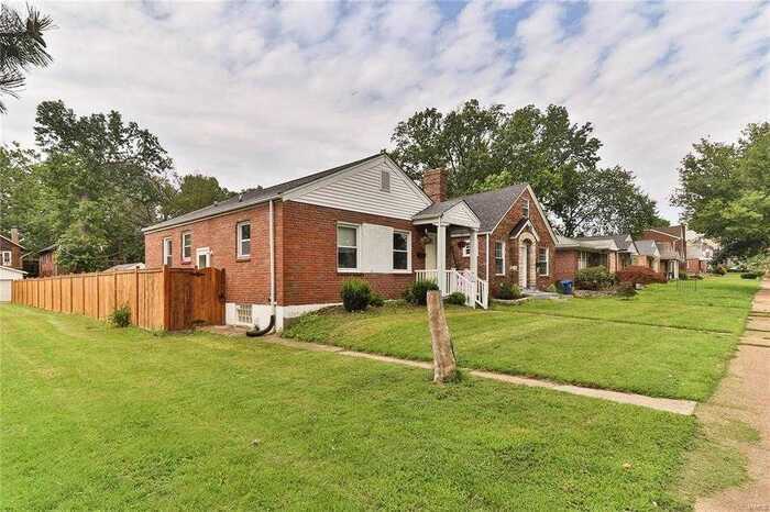 6704 Etzel Ave - Photo 6 of 33