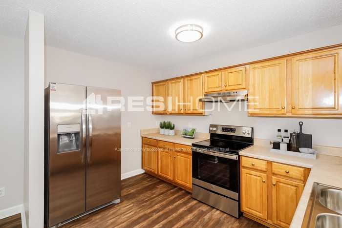 709 Forest Valley Ln - Photo 3 of 17