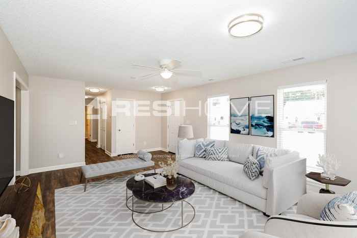 709 Forest Valley Ln - Photo 4 of 17