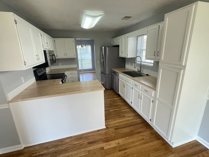 111 Jamestown Pl - Photo 5 of 25