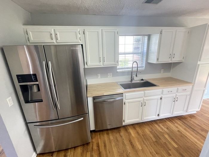 111 Jamestown Pl - Photo 7 of 25