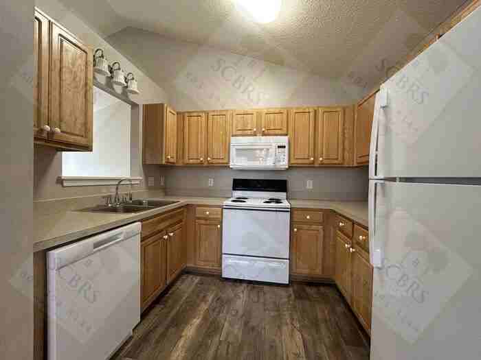 352 White Gables Dr - Photo 3 of 10