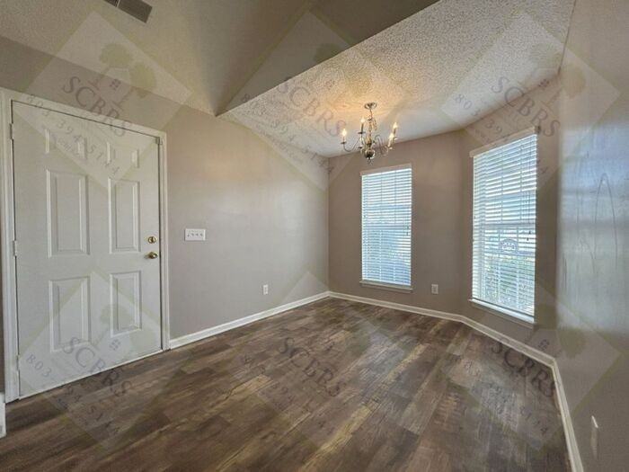 352 White Gables Dr - Photo 4 of 10
