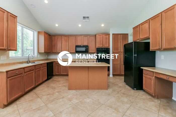 6664 S Wilson Dr - Photo 5 of 17