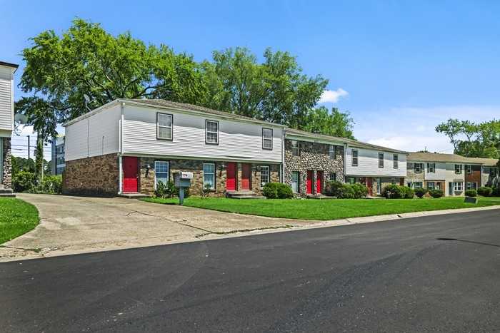 607 Chickadee Dr #7 - Photo 3 of 32