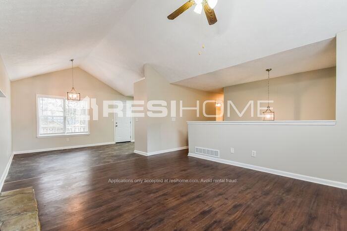 215 N Willow Ct - Photo 7 of 20