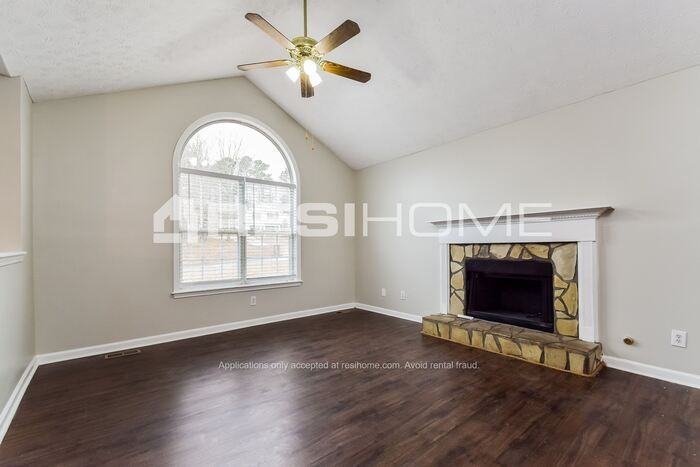 215 N Willow Ct - Photo 5 of 20