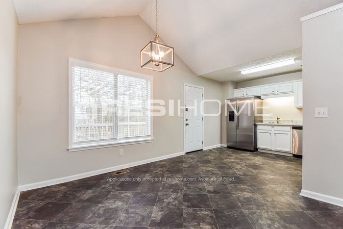 215 N Willow Ct - Photo 4 of 20