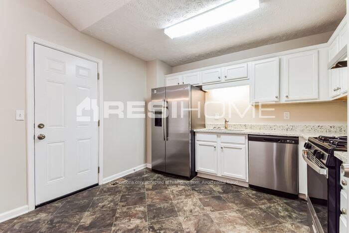 215 N Willow Ct - Photo 3 of 20