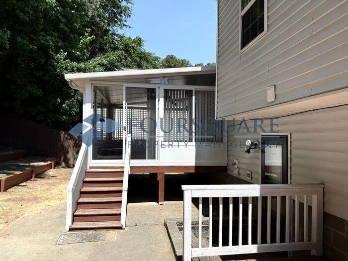 2716 Midway Park Ct - Photo 4 of 30