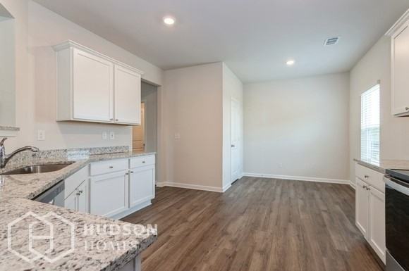 820 Athens Ln - Photo 7 of 19