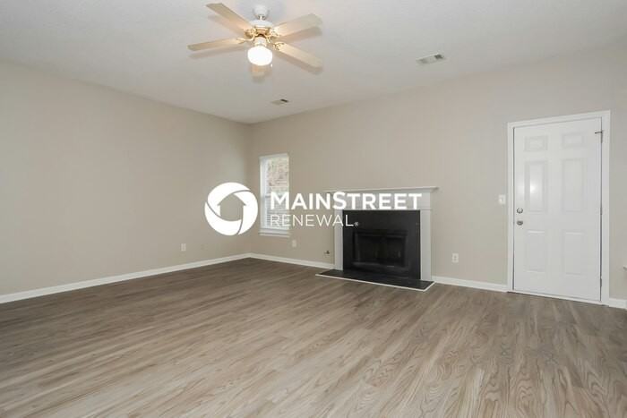 2043 Reflective Waters Rd - Photo 4 of 17