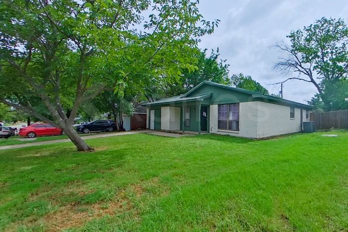 923 Kimbrough St - Photo 2 of 26