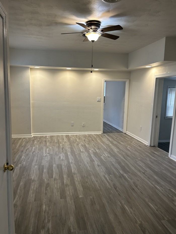 1526 W 40th St #2A - Photo 6 of 23