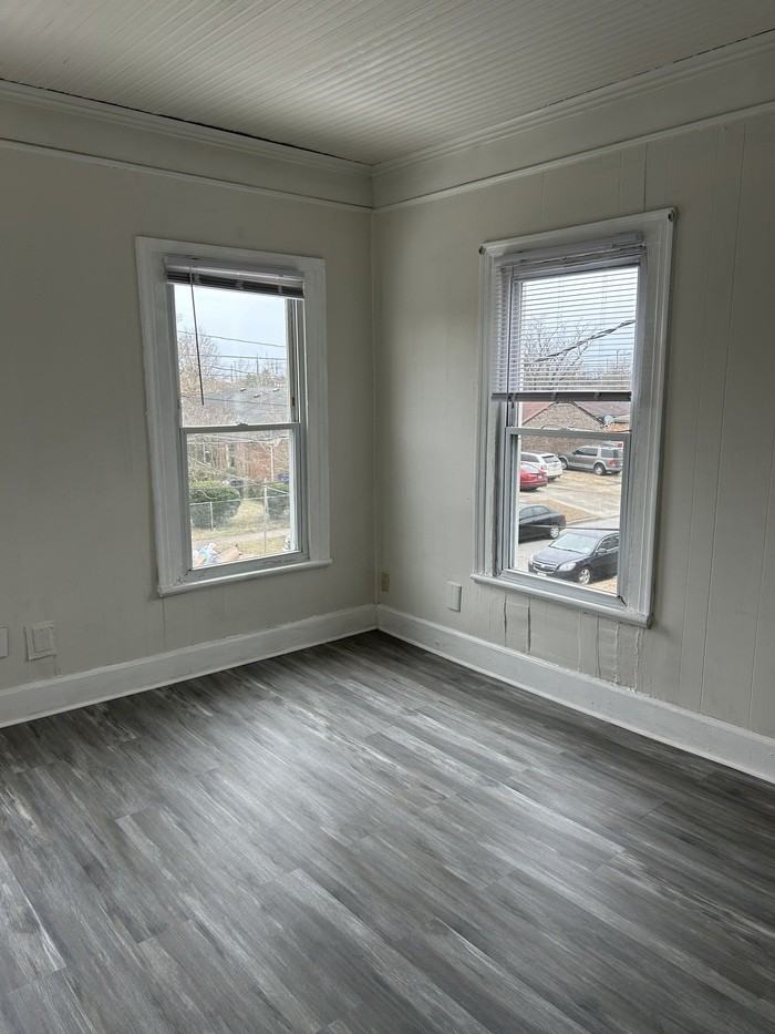 1526 W 40th St #2A - Photo 7 of 23