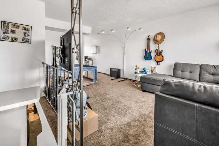 252 E Rangely Ave - Photo 3 of 20