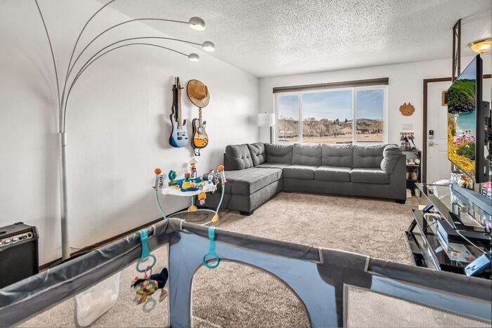 252 E Rangely Ave - Photo 5 of 20