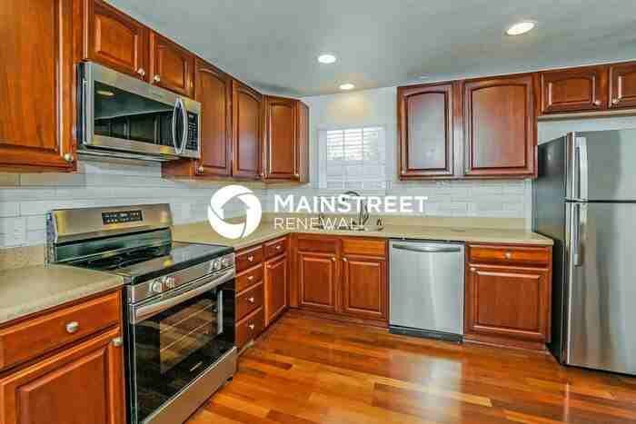 8126 Cambridge Gables Ln - Photo 6 of 17