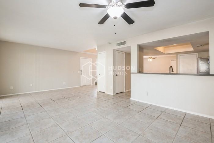 2708 W Temple St - Photo 4 of 21