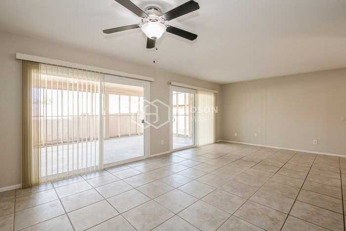 2708 W Temple St - Photo 5 of 21